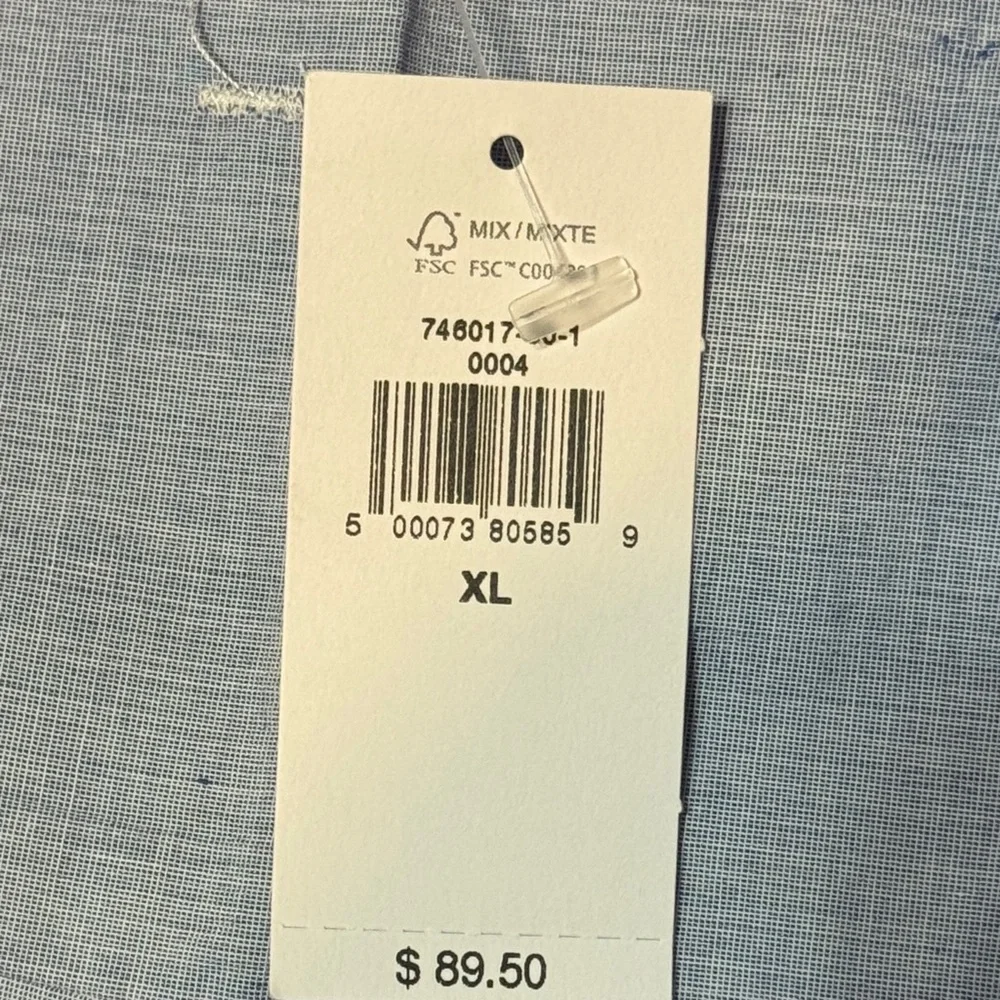 Banana Republic Men's Light Blue Oxford Button-Down Shirt - Picture 8 of 10